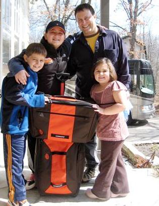 ezgur family with luggage